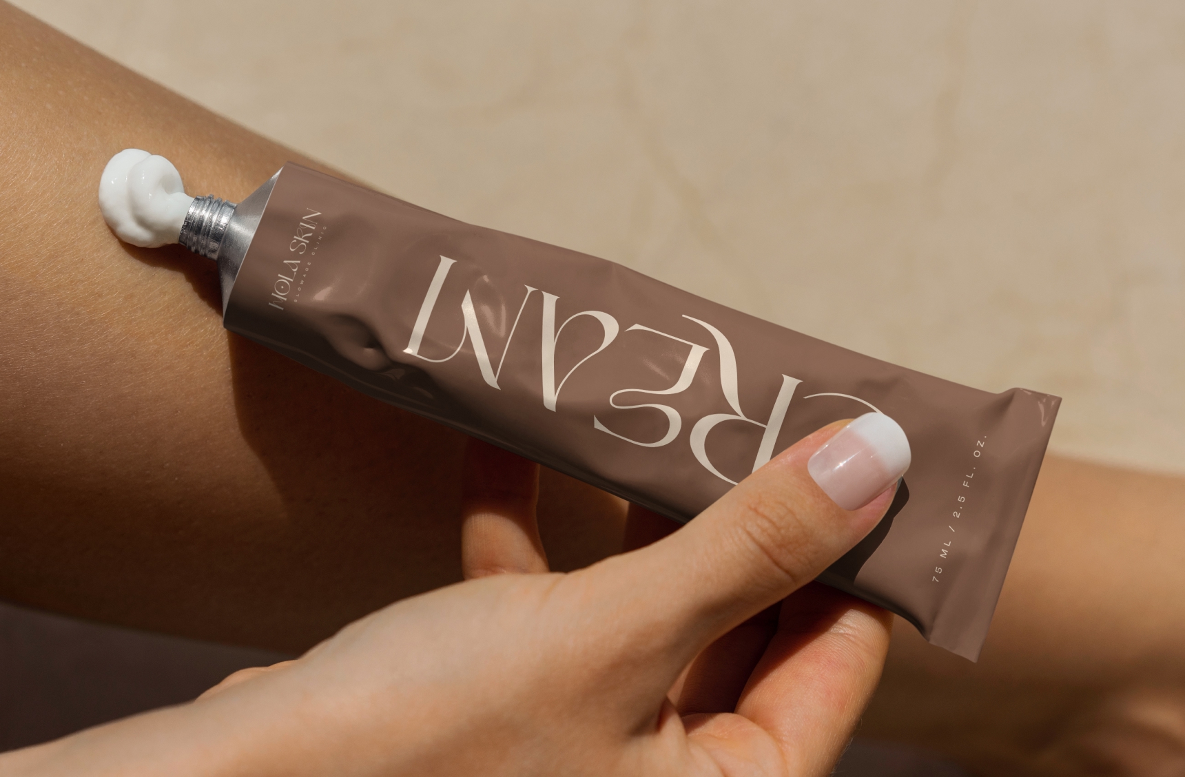 Hola Skin Branding – Branding, Print Design